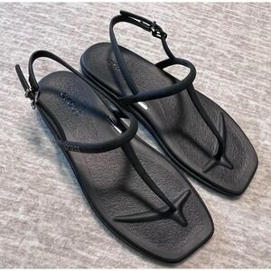 Crocs‎ sandals
